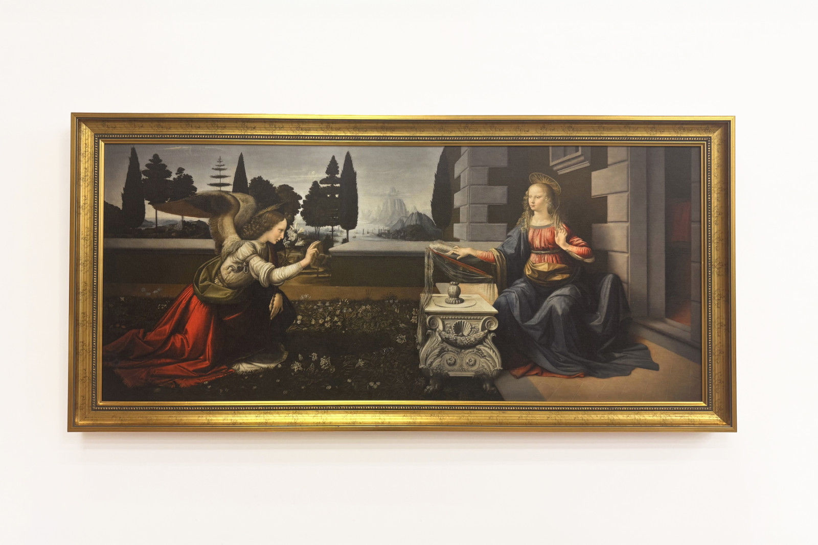 Italien Toscana Firenze, Uffizi-galleriet: Bebudelsen, Maleri af Leonardo da Vinci (1452-1519), Olie på træ, ca. 1472-1475, 98x217 cm - Leonardo da Vinci