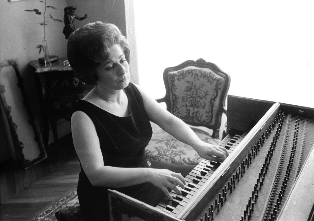 Huguette DREYFUS af Bernard Perrine