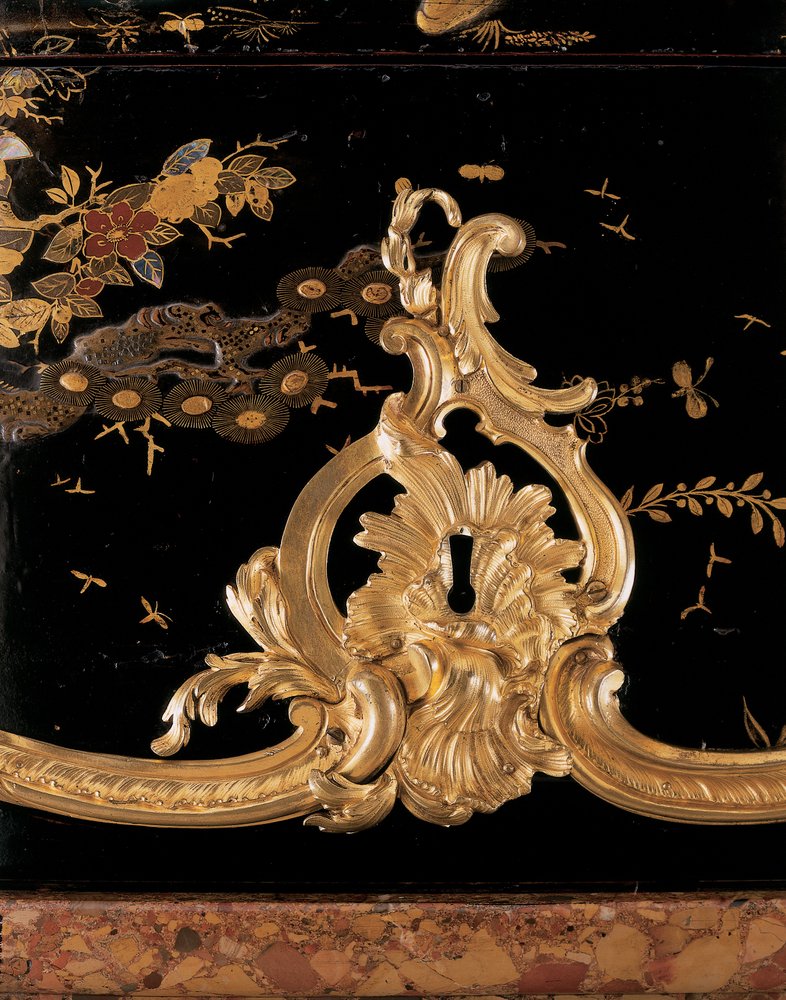 Kommode, ca. 1745 (ormolu-monteret japansk lak & eboniseret træ) af Bernard van Risenburgh II