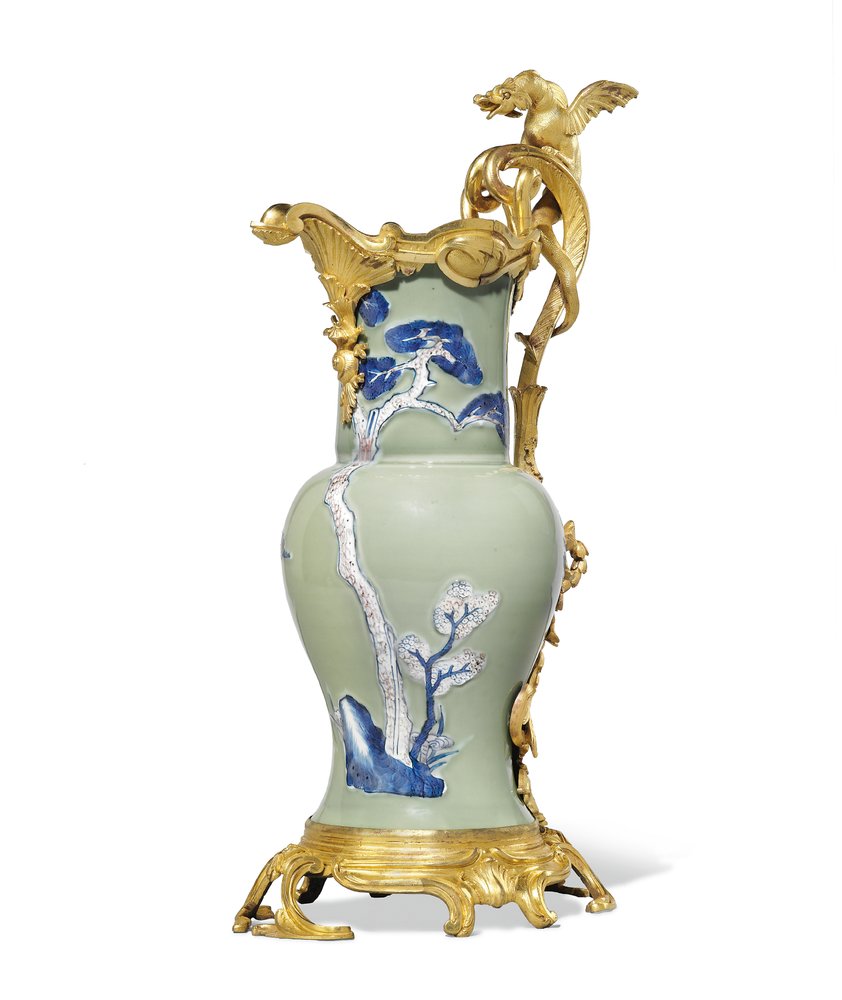 En af et par af Ludvig XV ævle, porcelæn 1662-1722, beslag ca. 1745-49 (ormolu-monteret porcelæn) af Qing Dynasty - Kangxi Period Chinese School