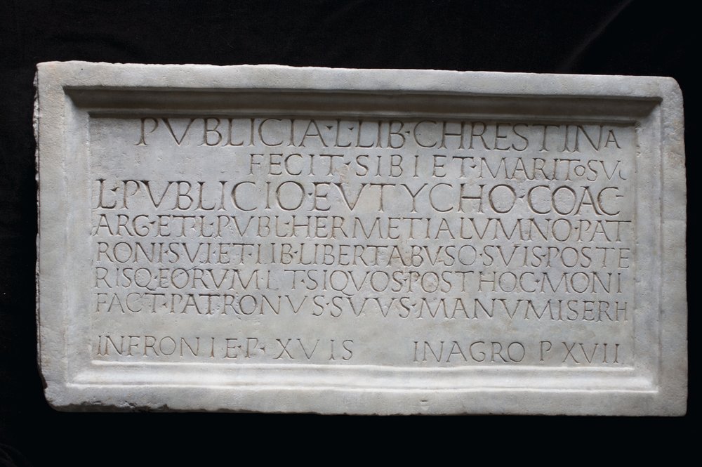 Mindeindskrift (marmor) af Roman