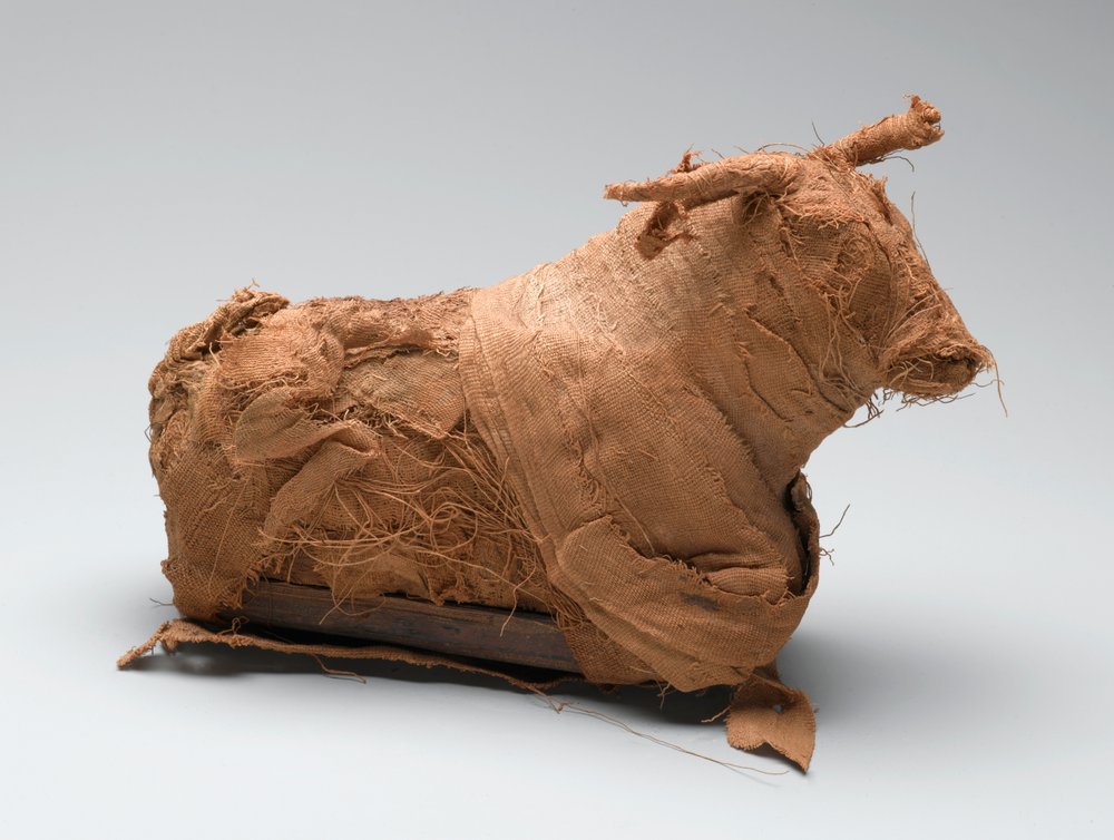Lille model af en tyr (rør og klæde) af Third Intermediate Period Egyptian