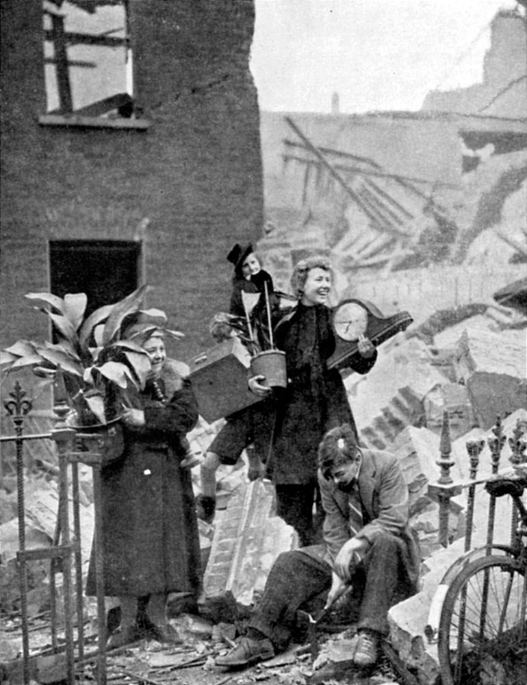 Londonboere blev hjemløse af et tysk luftangreb under Blitz, Anden Verdenskrig, oktober 1940 af Unbekannt