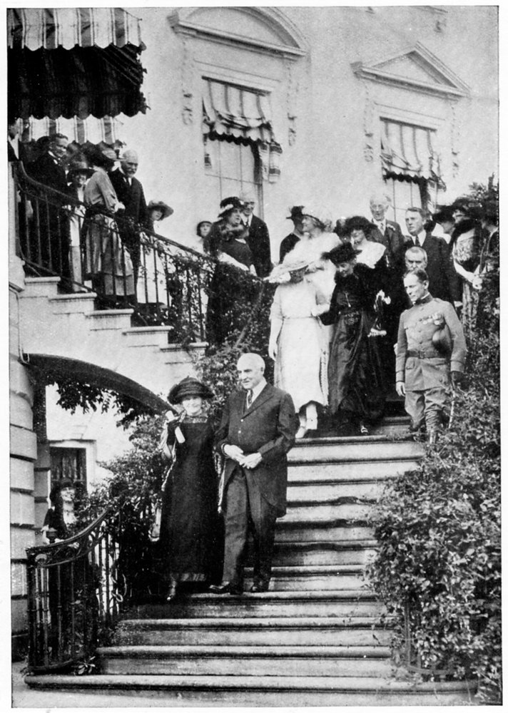 Marie Curie, polskfødt fransk fysiker med USA's præsident Harding, 1921 af Unbekannt