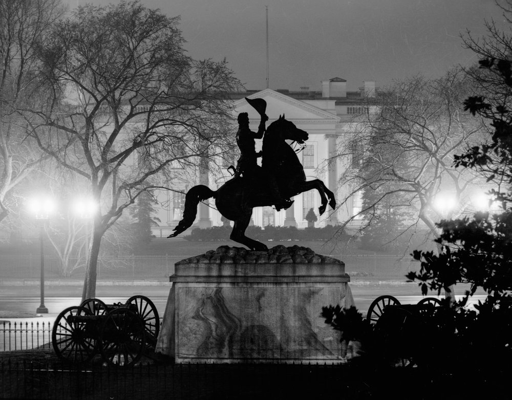 Andrew Jackson-monumentet på Lafayette Square, Det Hvide Hus bagved, Washington By Night af Volkmar Wentzel
