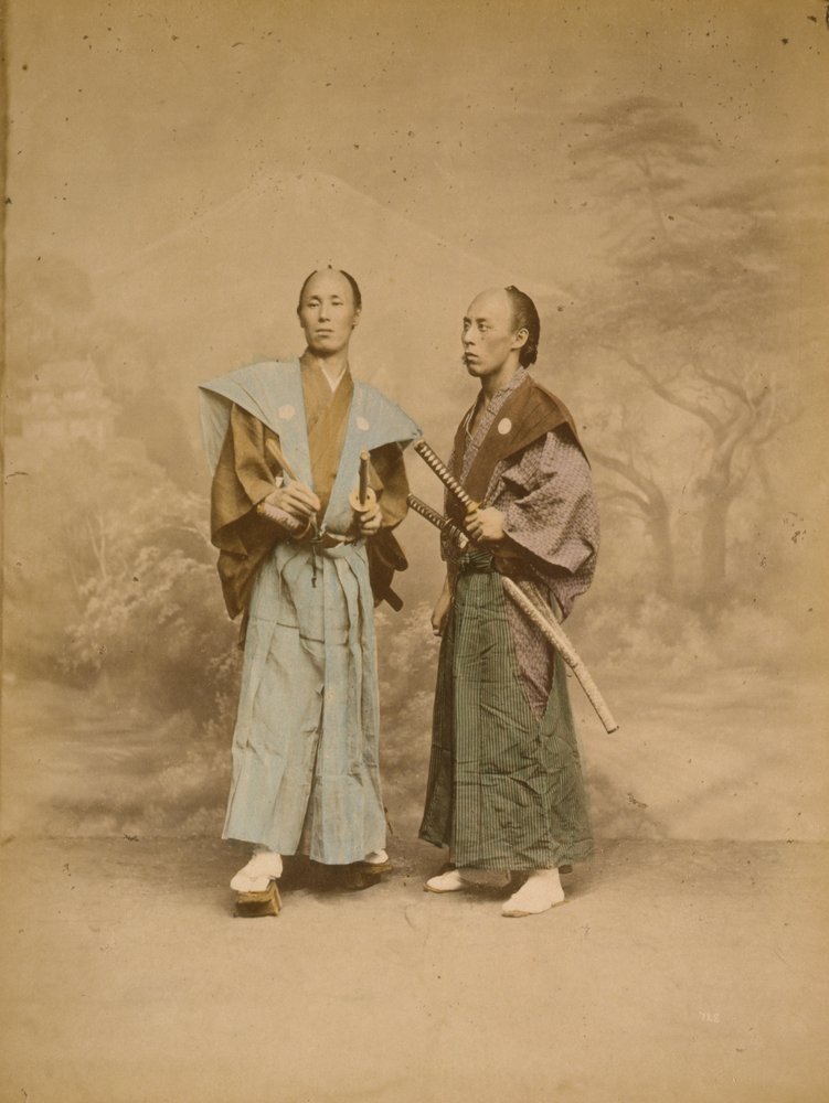 To japanske mænd, muligvis samurai, ca. 1877 (foto) af . .
