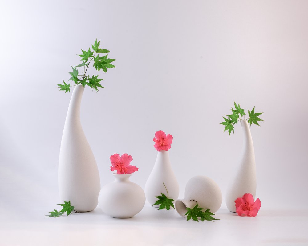 Elegant blomsterstilleben af Alice Sheng