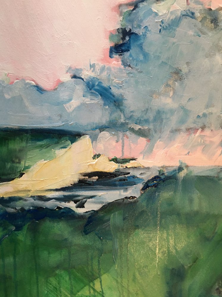 Dramatisk landskab med lyserød himmel af Alice White