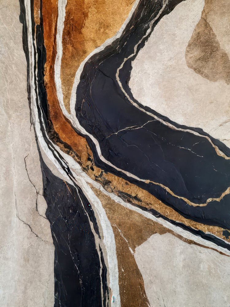 Black Gold Marble Flow af Alpenglow Workshop