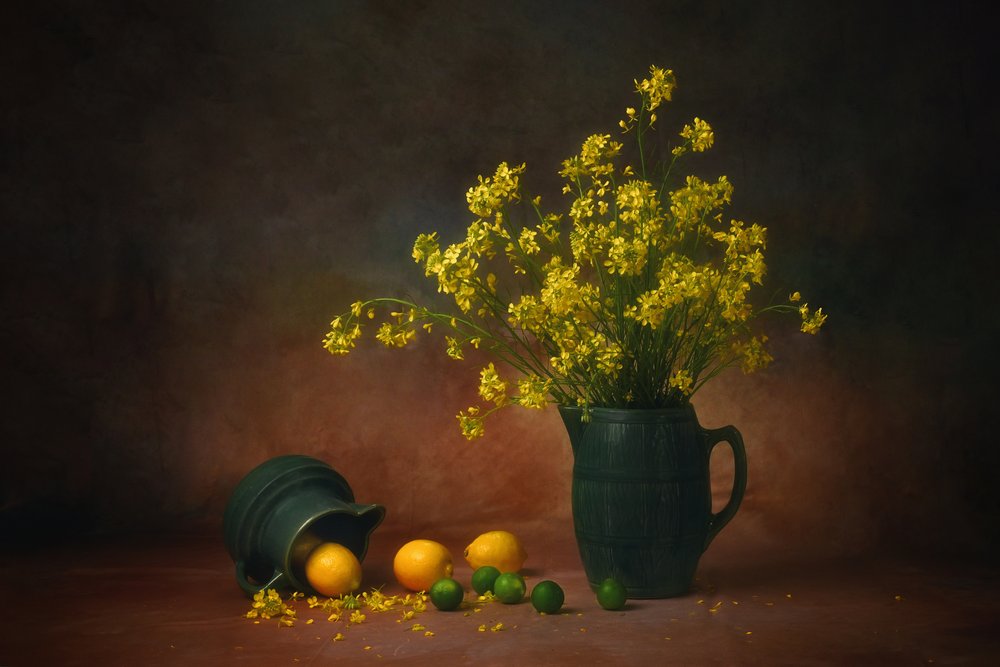 Gule blomster og citroner af Anna Wan