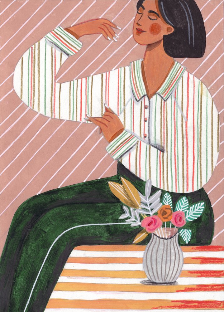 Kvinde i stribet skjorte og grønne bukser af Caroline Bonne Müller