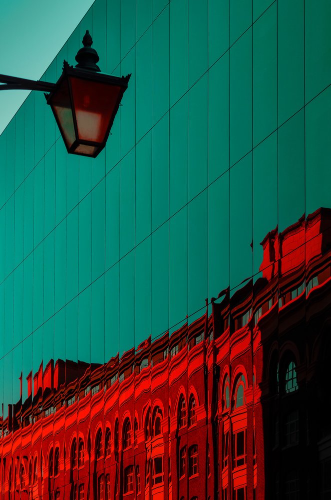 Teal Red Urban Reflection af Chris Hamilton