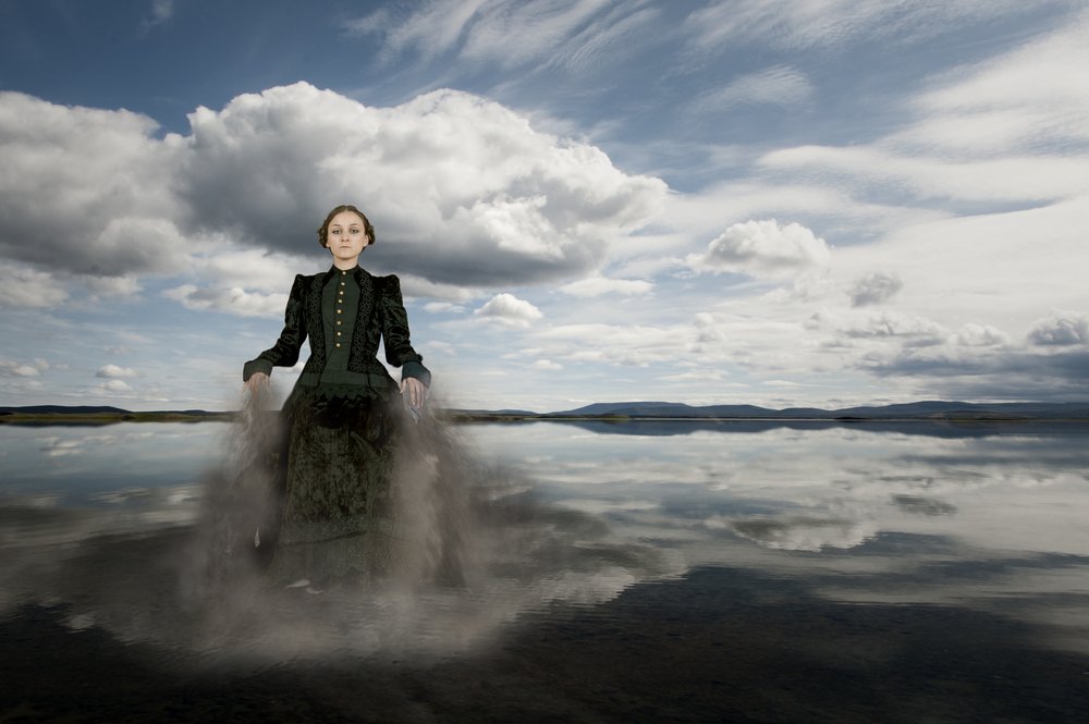 Den æteriske kvinde – Stille vand af Christine von Diepenbroek