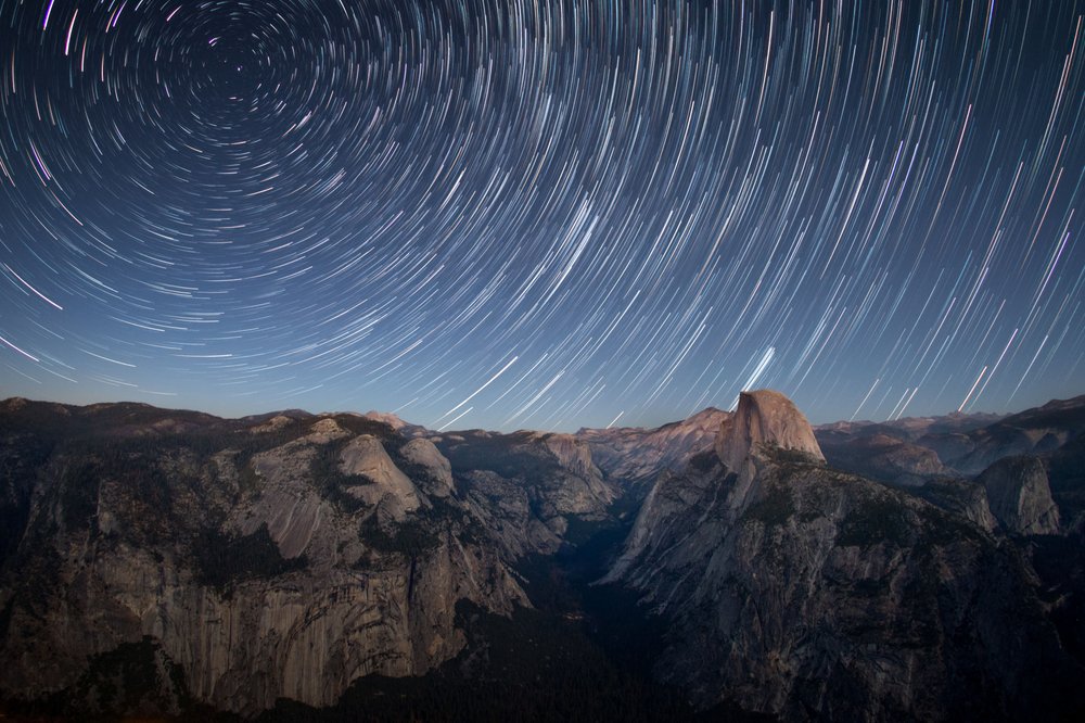 Stjernespor over Half Dome af Christoph Schaarschmidt