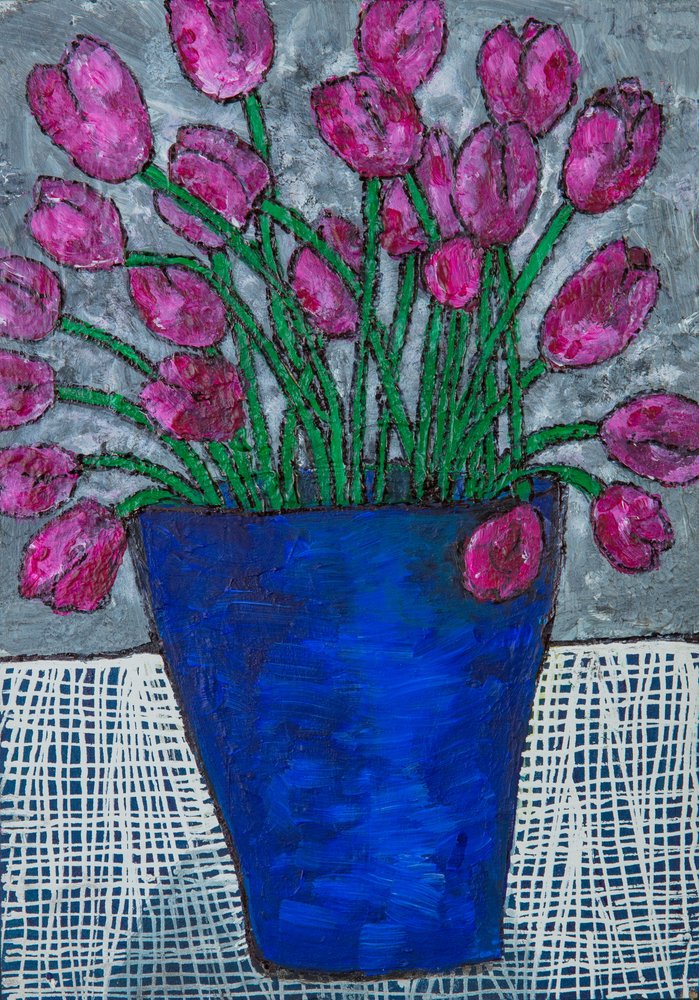 Tulipaner i en blå vase af Dale Hefer & Family