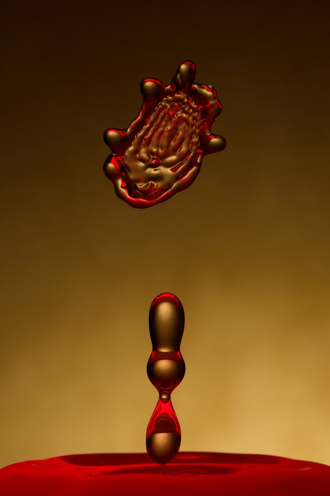 Dynamic Gold Red Splash af Francois Casanova