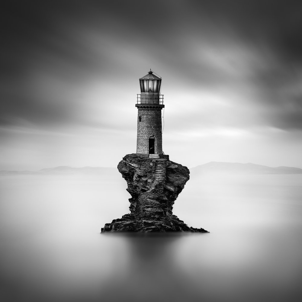 Fyrtårnet på Solitary Island af George Digalakis