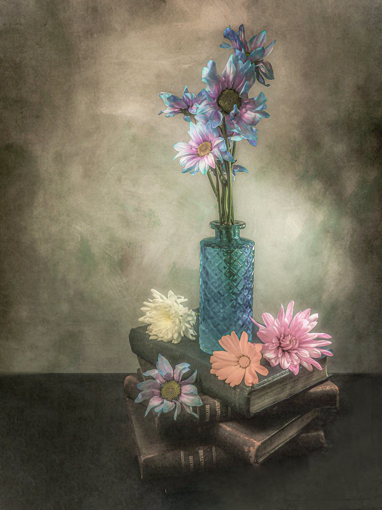 Vintage blomster og bøger af Karen Smalley