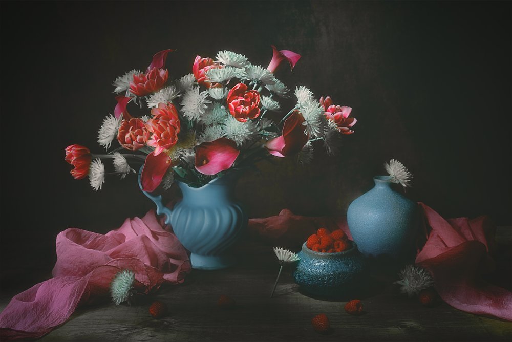 Stemningsfuldt blomsterstilleben af Lydia Jacobs