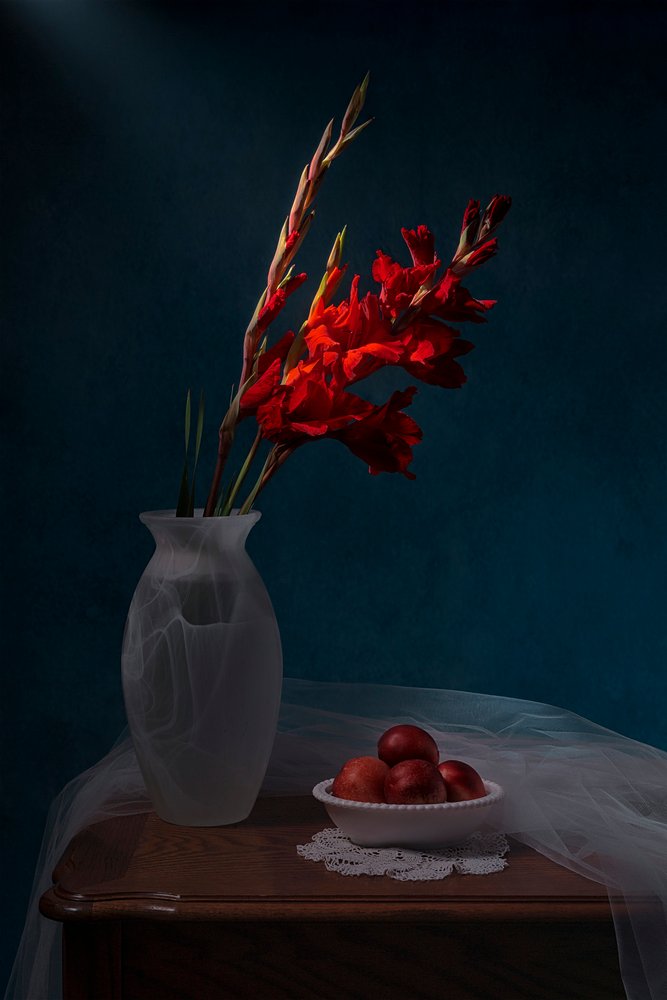 Stilleben med røde gladioler af Lydia Jacobs