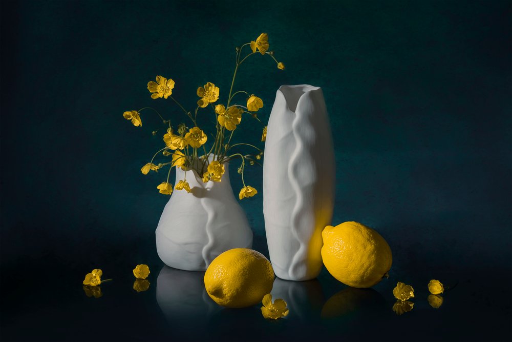 Livligt blomsterstilleben af Lydia Jacobs