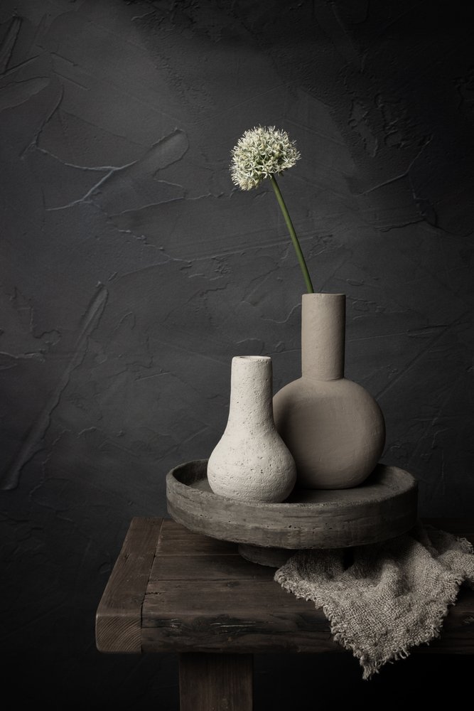Stille blomst og vaser af Mayra Pama