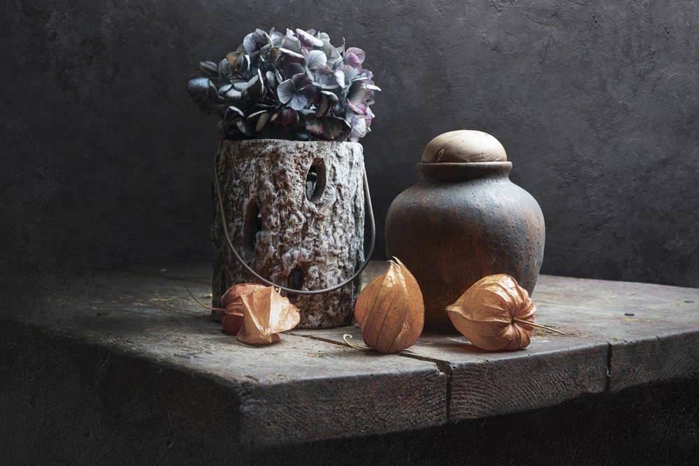 Vintage blomsterstilleben af OSAMA OMAR ALIE
