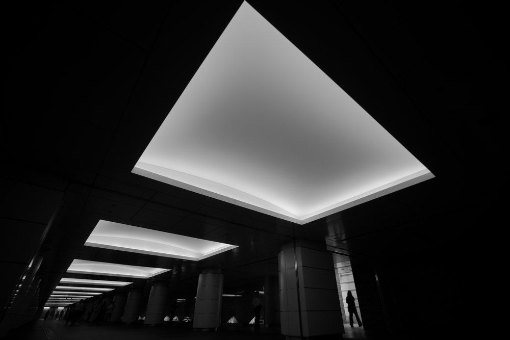 Moderne lystunnel af Satoshi Hata