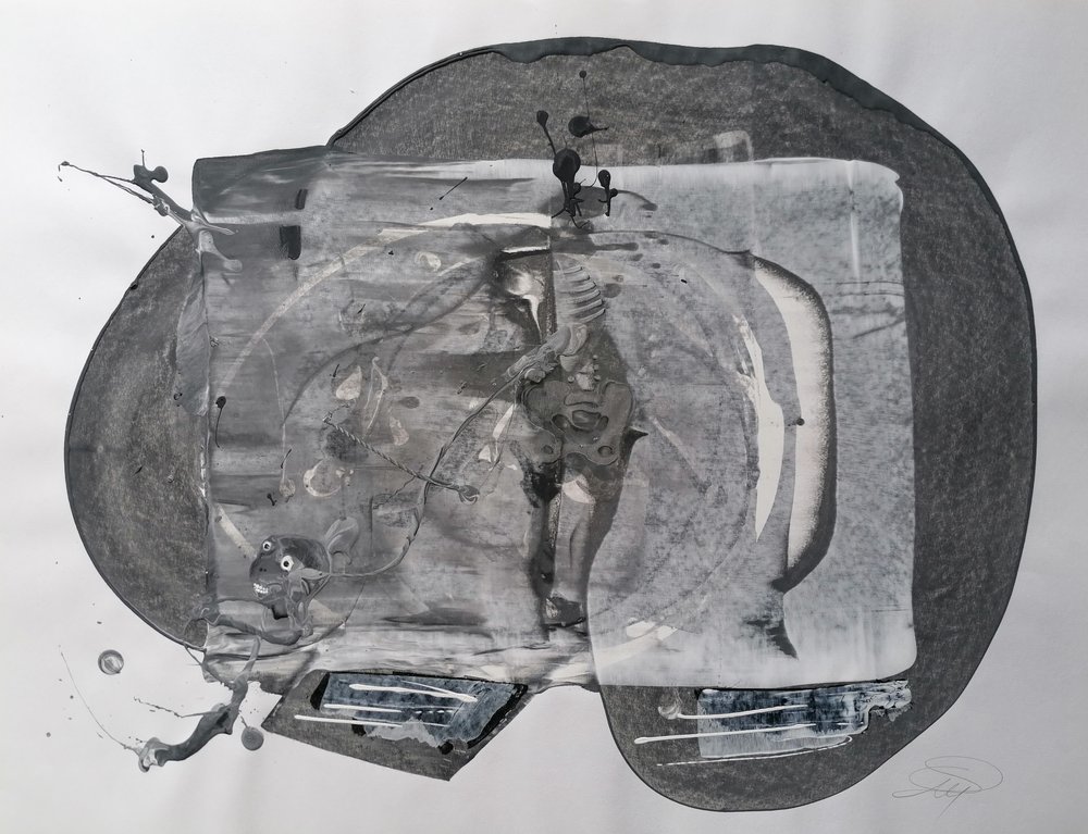 Abstrakt grå figur af Stefano Mazzolini