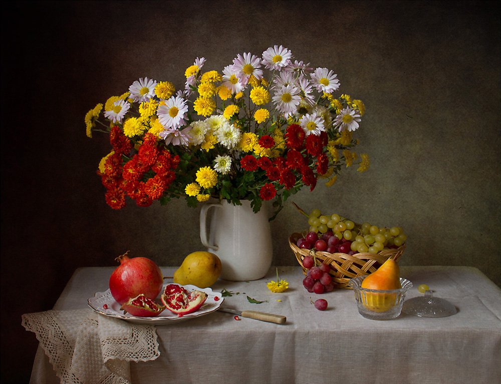 Efterårsblomster og frugt af Tatyana Skorokhod