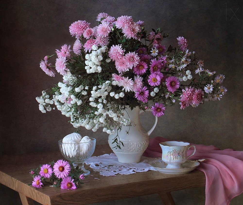 Hyggeligt blomsterstilleben af Tatyana Skorokhod