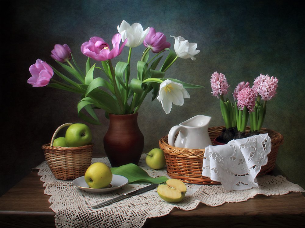 Forårsblomster og æbler af Tatyana Skorokhod