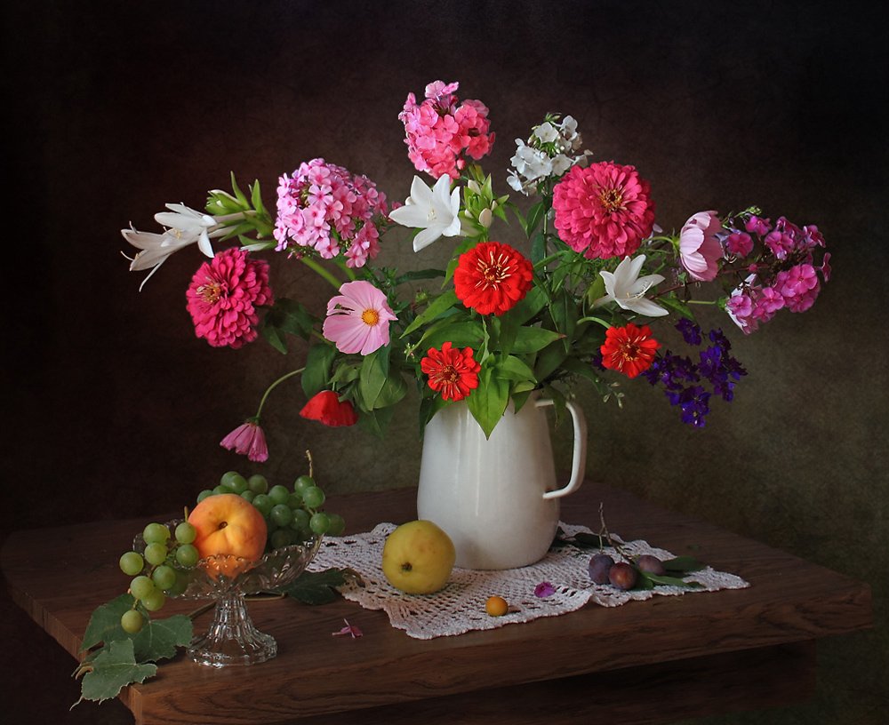 Sommerblomster og frugt af Tatyana Skorokhod