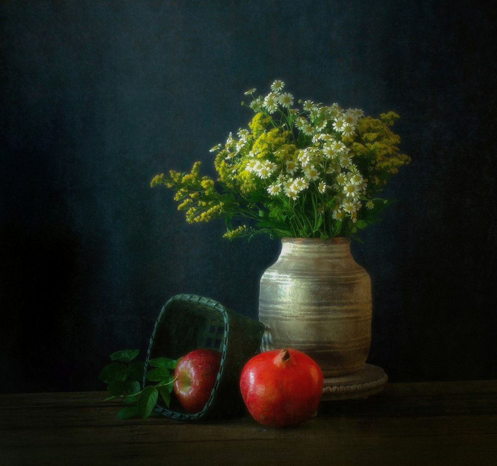 Rustikt blomsterstilleben af Yinan F.
