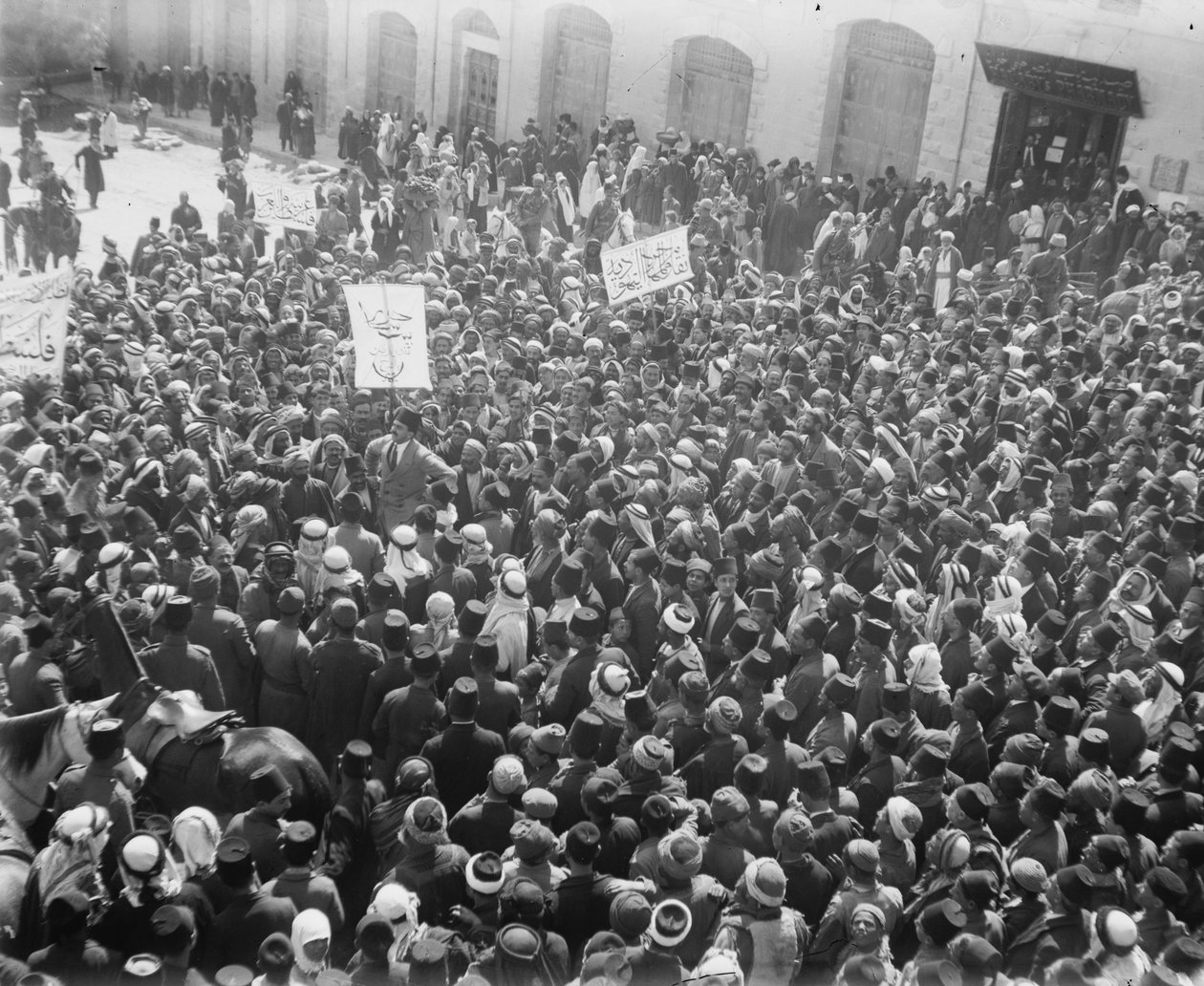 Arabisk demonstration, 1920 (sort foto) af Unbekannt Unbekannt