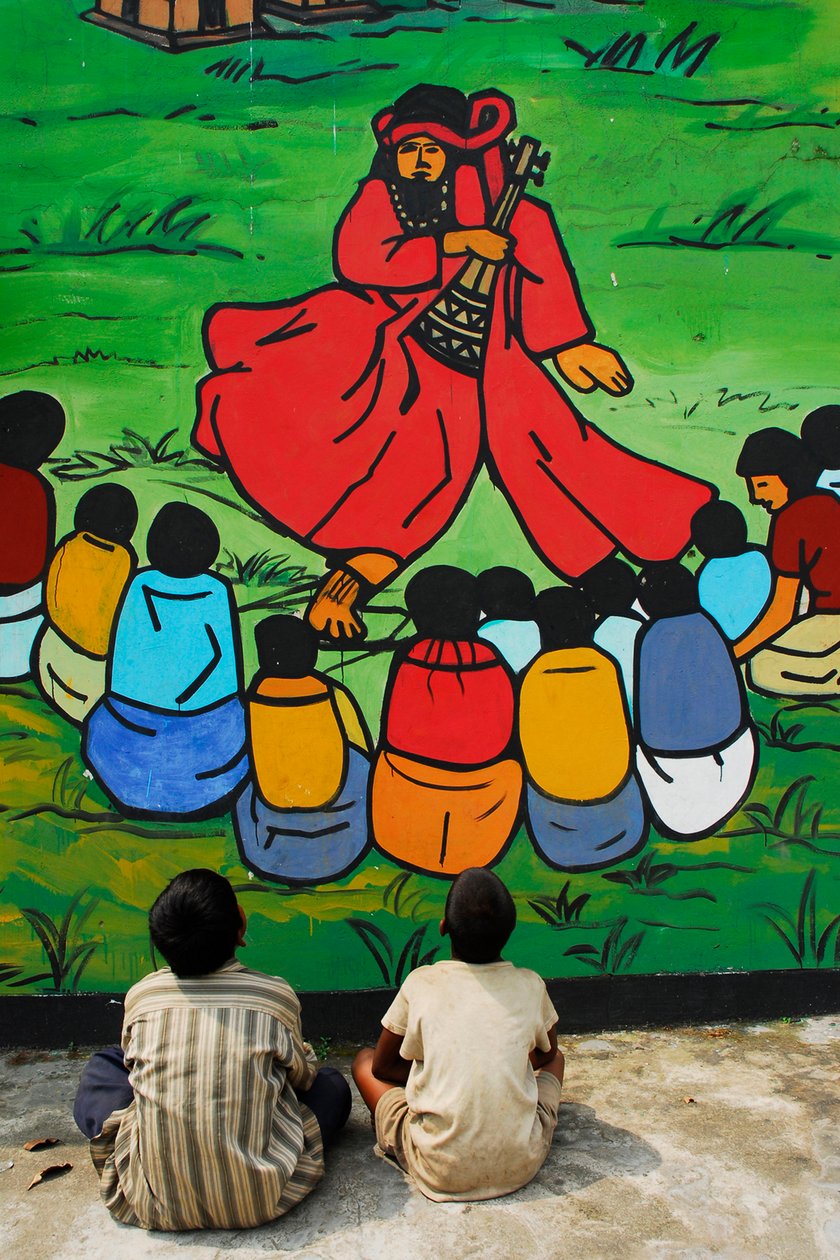 Baul er den traditionelle folkesang i Bangladesh. Der er mange grupper af sangere udført deres sang i flere landsbyer. Dette billede er et maleri udover et arkæologisk sted. Nogle børn er si af Unknown