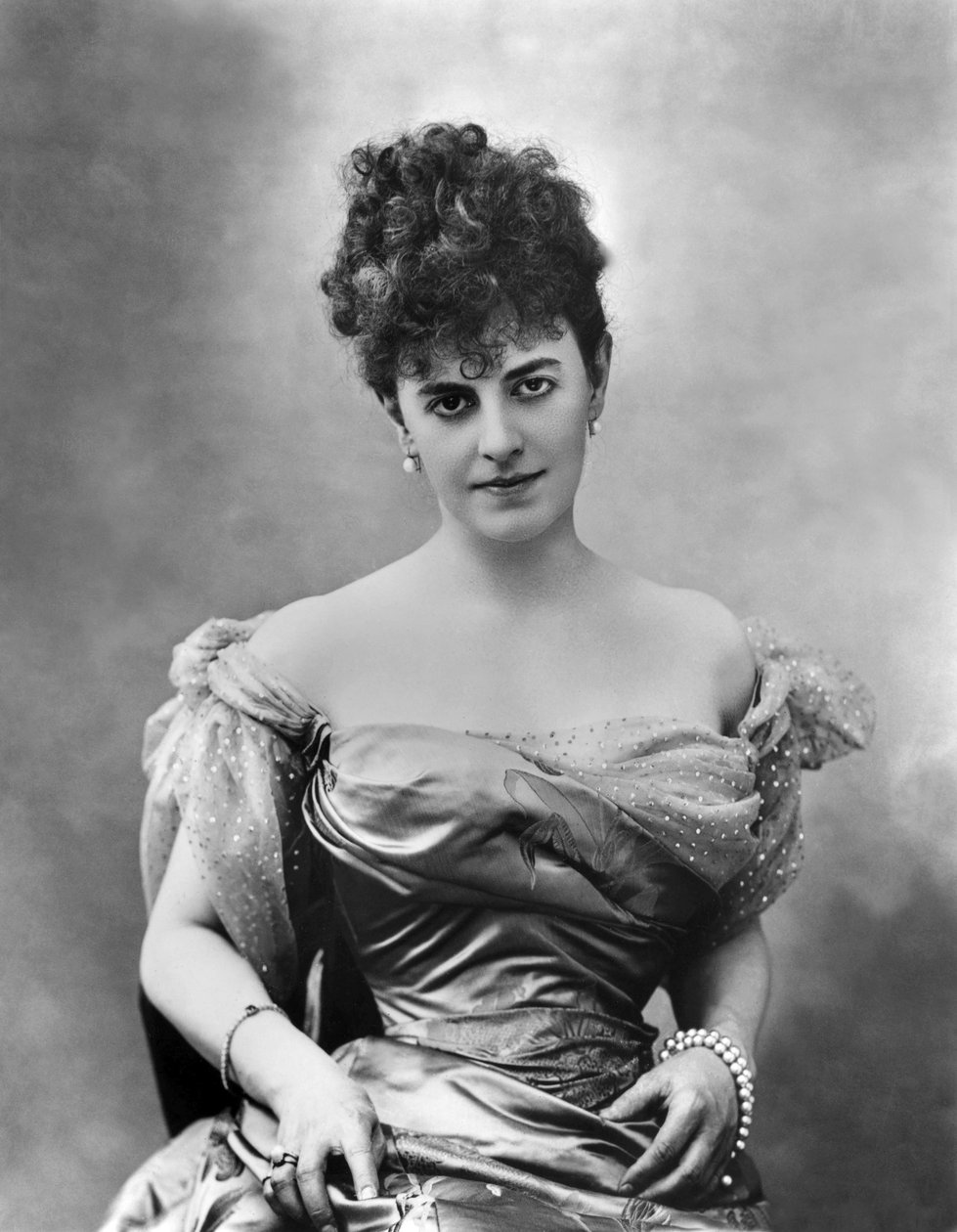 Elisabeth Riquet de Caraman-Chimay, grevinde af Greffulhe (1860-1952) fransk socialist og aristokrat. Fotograferet af Nadar, her den 30. maj 1895 af Unknown
