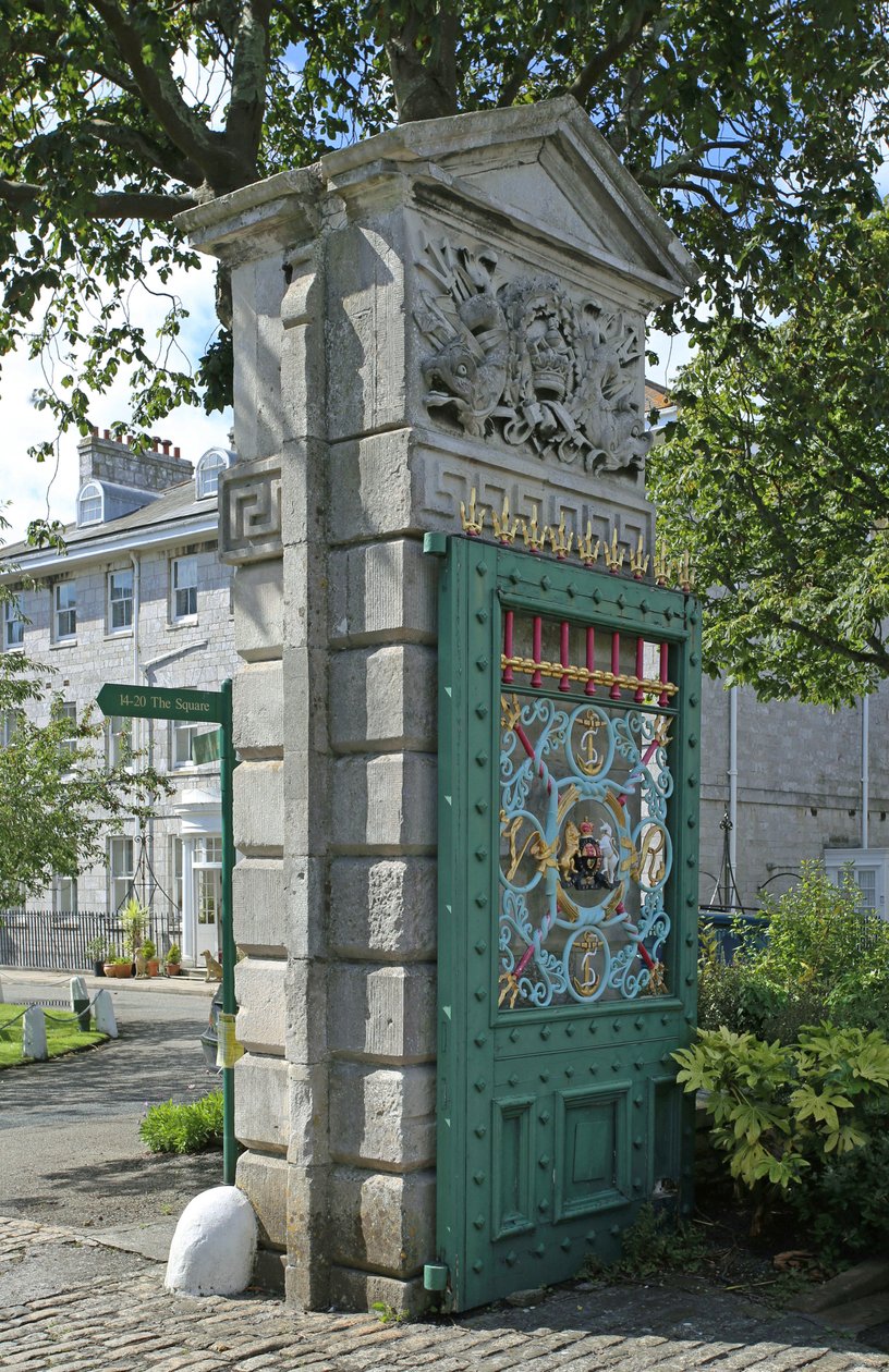 Portmole med bygninger på The Square bagved, fra det tidligere Royal Naval Hospital, Plymouth af Unbekannt Unbekannt