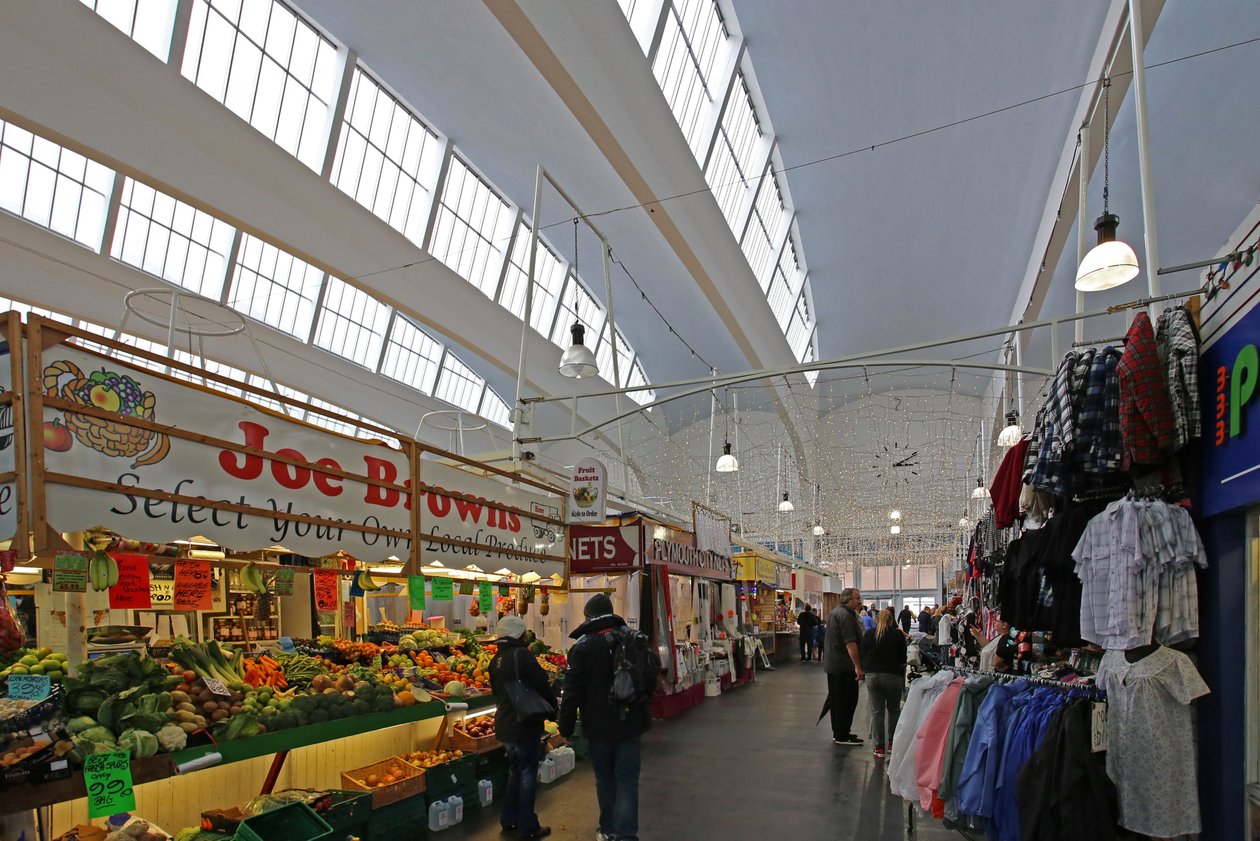 Indvendig udsigt over Pannier Market, Plymouth af Unbekannt Unbekannt
