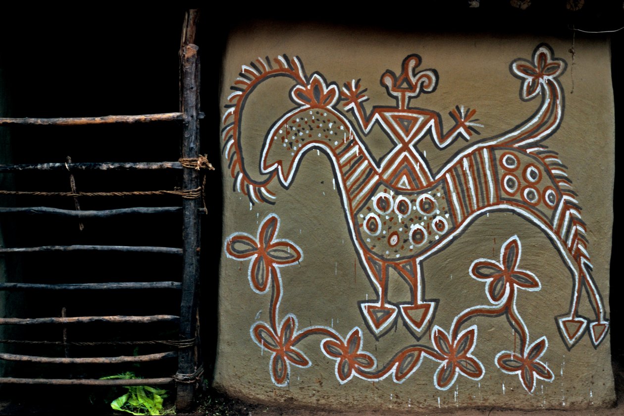 Stammevægkunst i den bakkede landsby Hazaribagh i Jharkhand, Indien. af Unknown