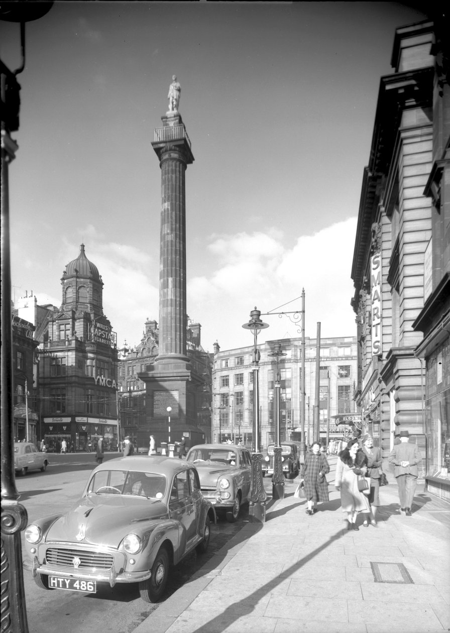 Udsigt langs Gray Street mod Grays Monument, Newcastle upon Tyne, oktober 1955 (bw foto) af Unbekannt Unbekannt