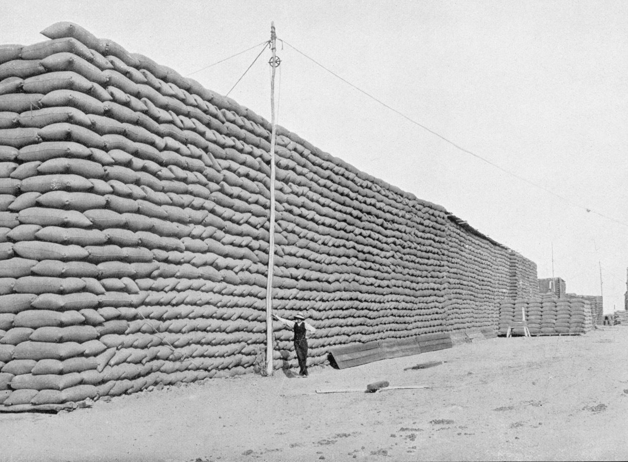 125.000 poser hvede venter på forsendelse, South Australia, ca. 1900, fra `Under the Southern Cross - Glimpses of Australia