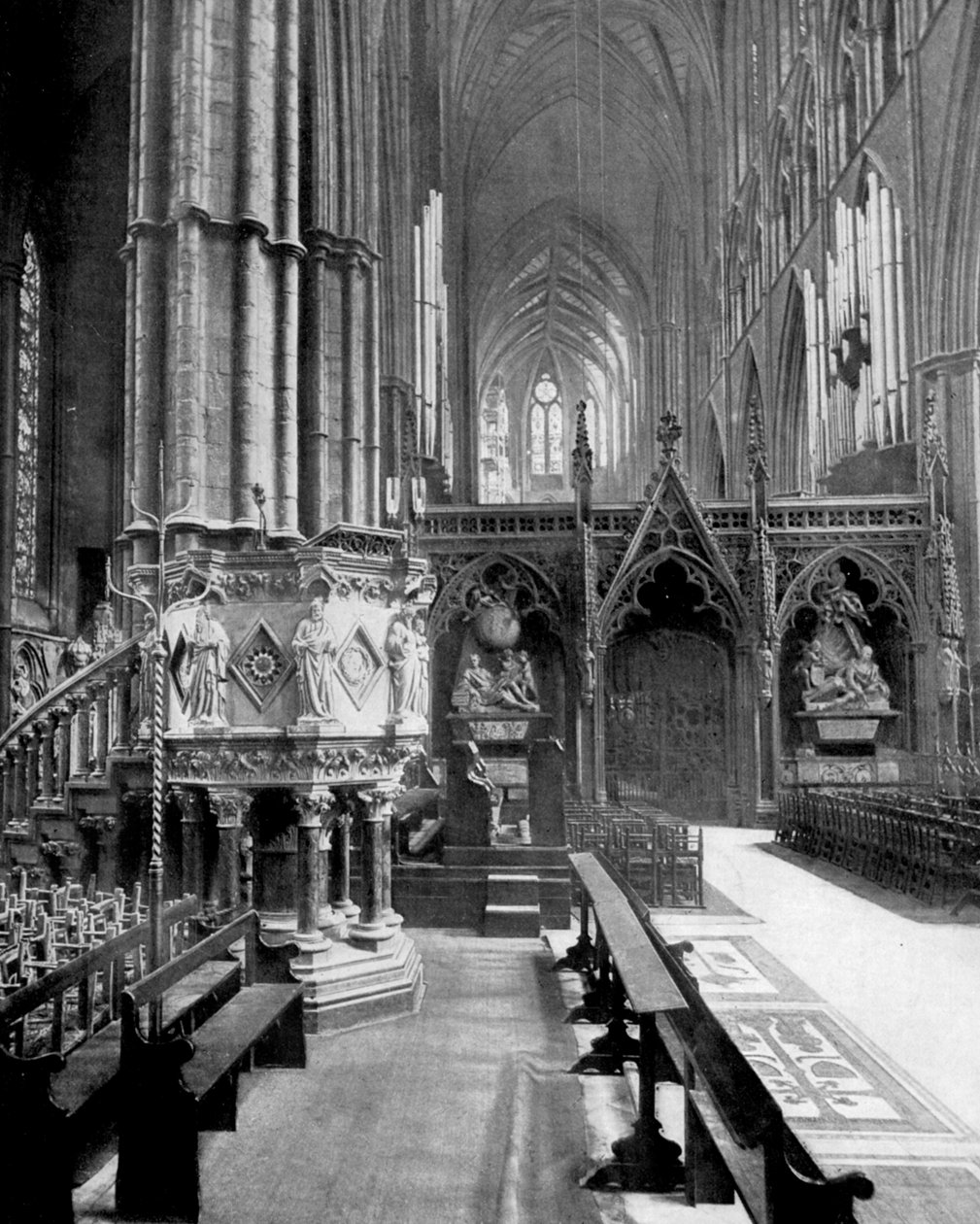Skibet til Westminster Abbey, 1890 af British Photographer