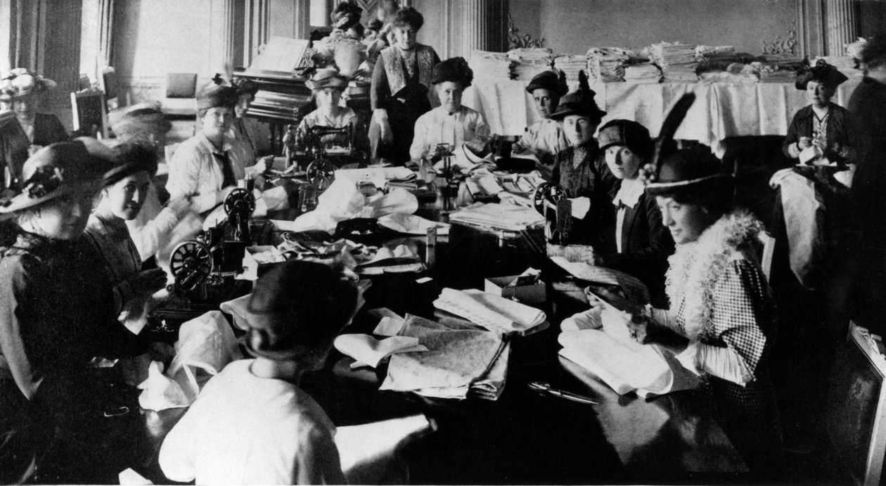 Syfest på ambassaden i Rusland under Første Verdenskrig, ca. 1916 (sort foto) af English Photographer