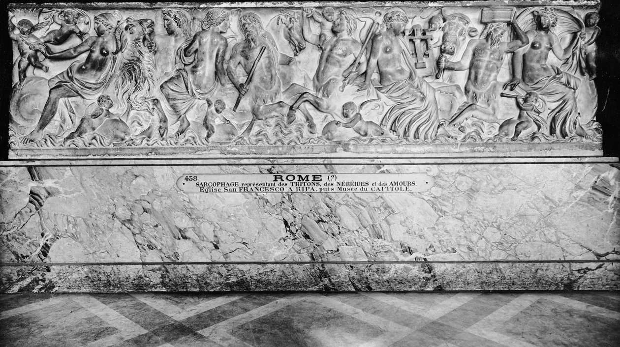 Sarkofag, der viser tritoner, nereider og amourer (marmor) af Roman