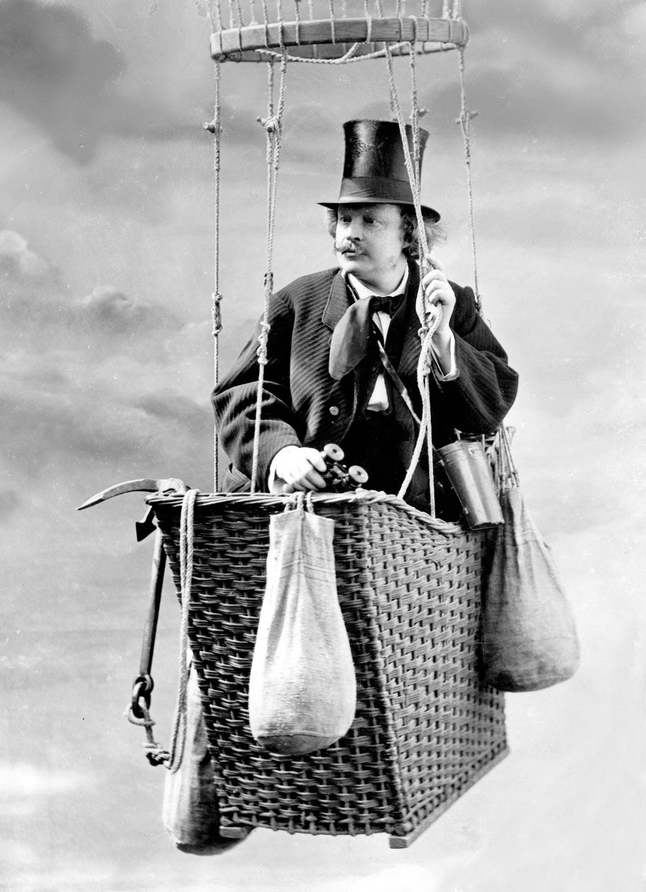 Den franske fotograf Gaspard Felix Tournachon dit Felix Nadar (1820-1910) her er det et selvportræt i studiet i en gondol af en luftballon af (1820 1910) Nadar