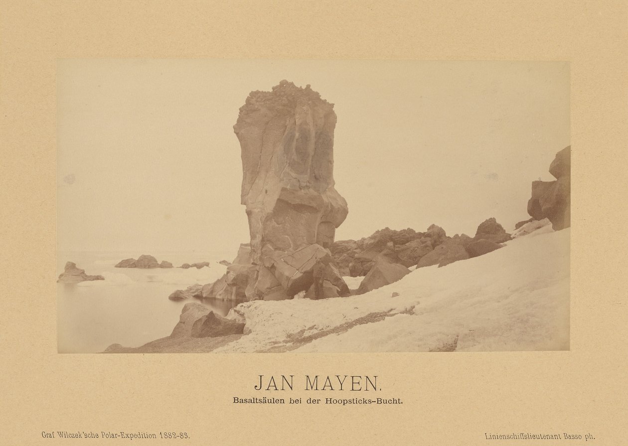 Jan Mayen, basaltsøjler ved Hoopsticks Bay af (Linienschiffs Lieutenant) Richard Basso