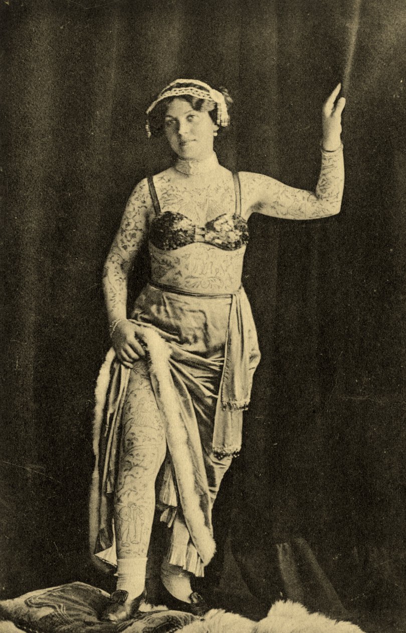 Portræt af Maud, Den tatoverede dame, ca. 1905 af Unknown