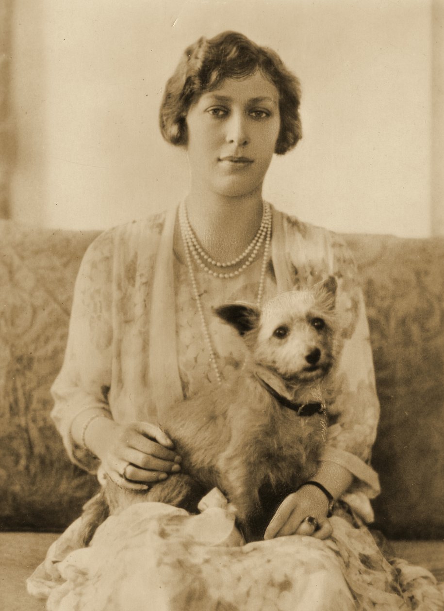 Prinsesse Mary og hendes hund c. 1920 af Unknown