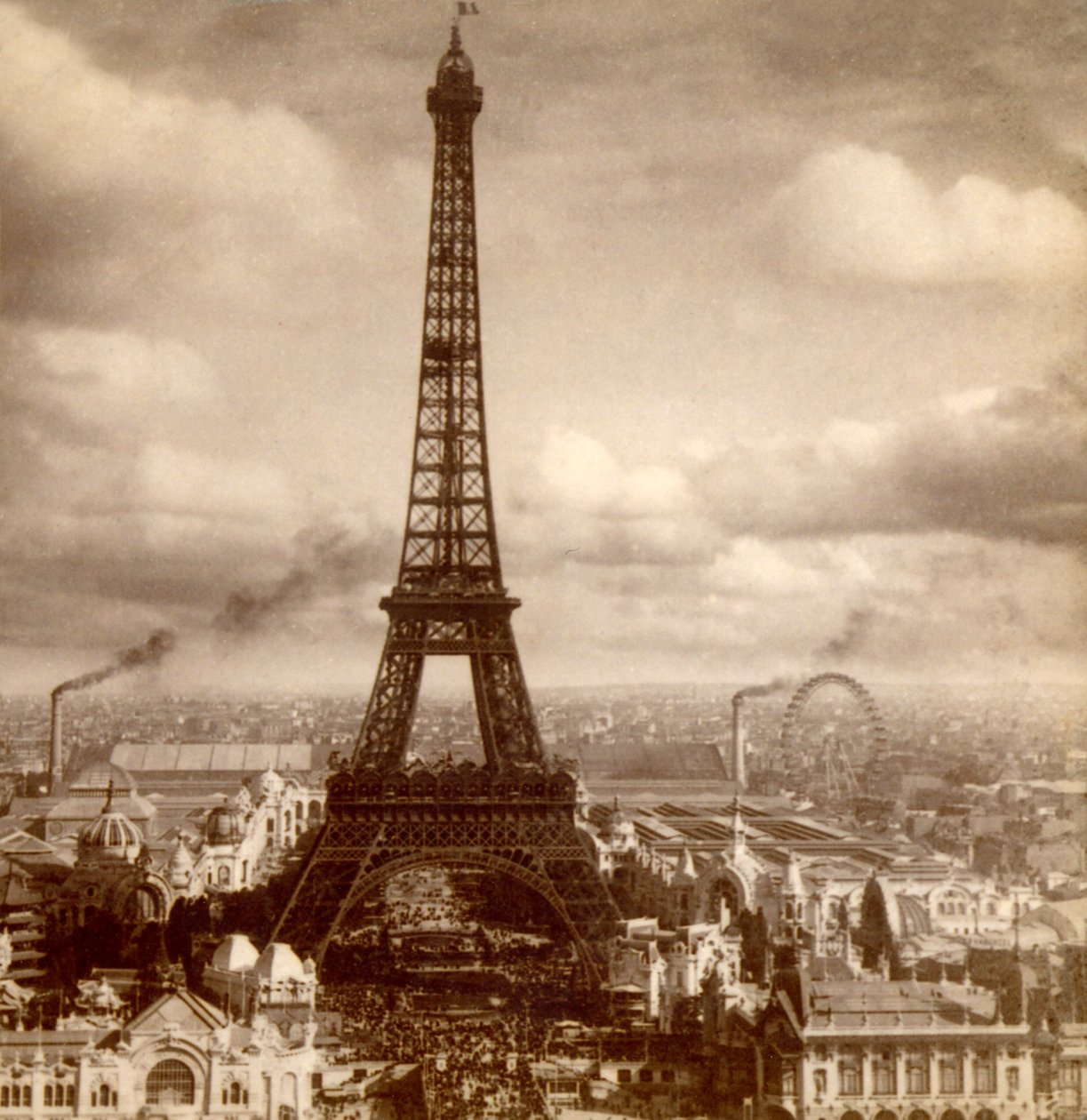 Udsigt over Exposition Universelle, Eiffeltårnet, Champ de Mars og Galerie des Machines fra Palais du Trocadéro, Paris, Frankrig 1900 af Unknown